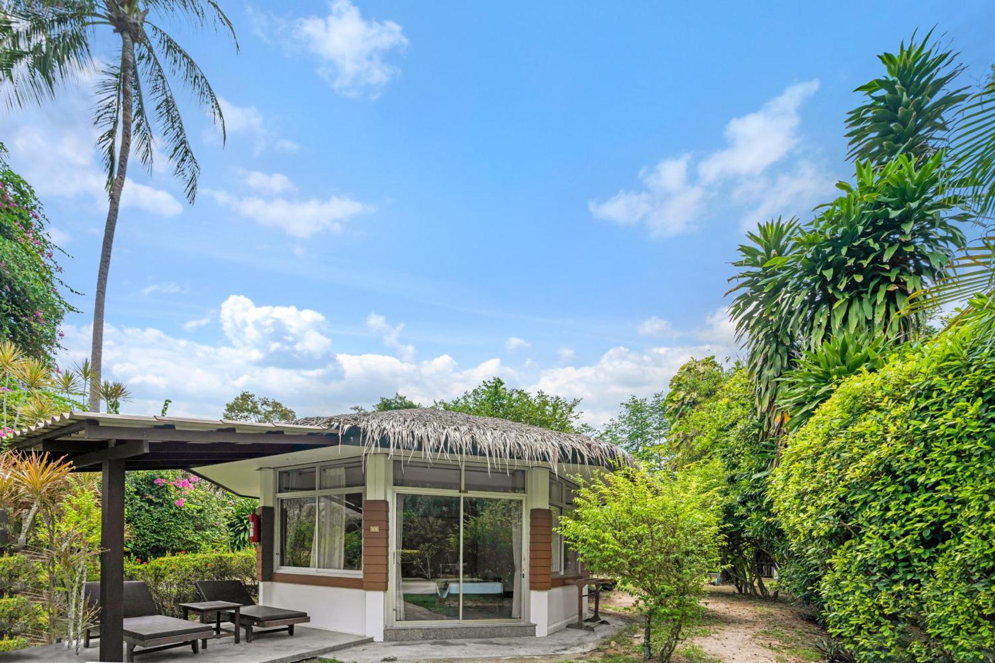 Anahata Resort Lipa Noi Buitenkant foto