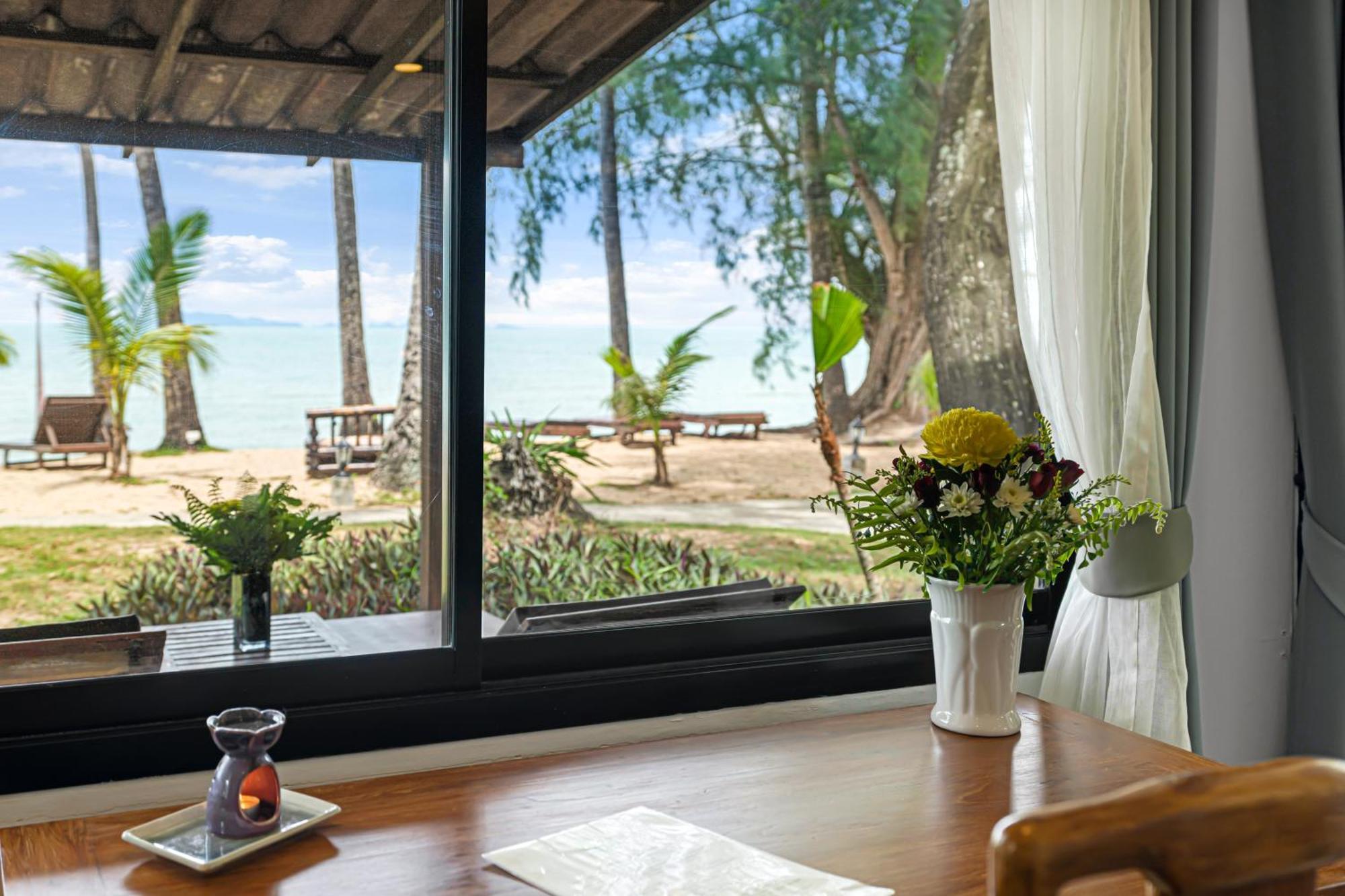 Anahata Resort Lipa Noi Buitenkant foto