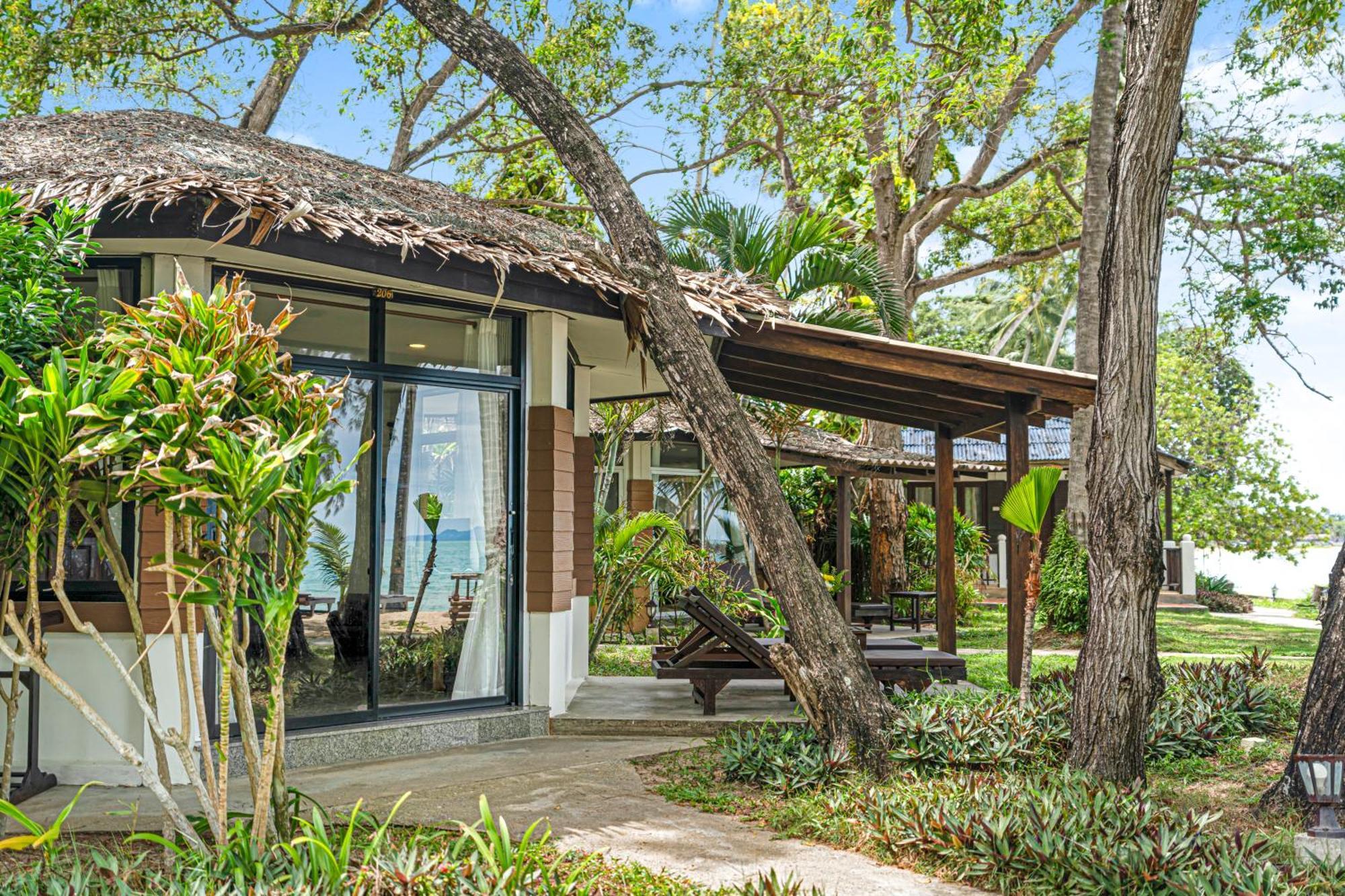 Anahata Resort Lipa Noi Buitenkant foto