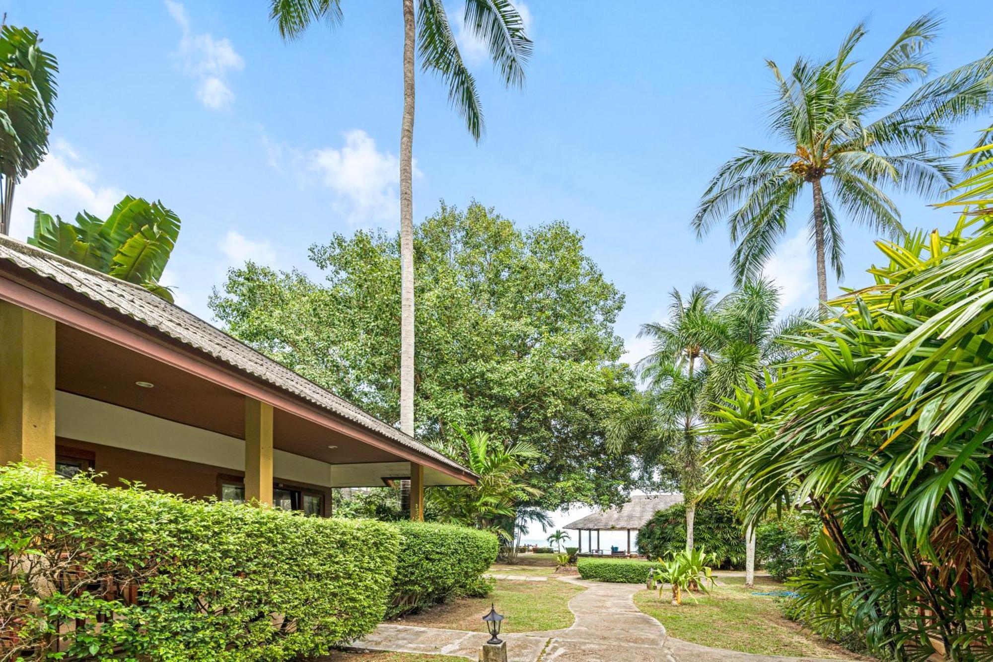 Anahata Resort Lipa Noi Buitenkant foto