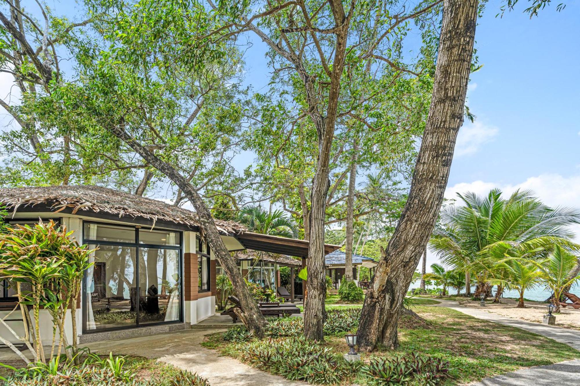Anahata Resort Lipa Noi Buitenkant foto