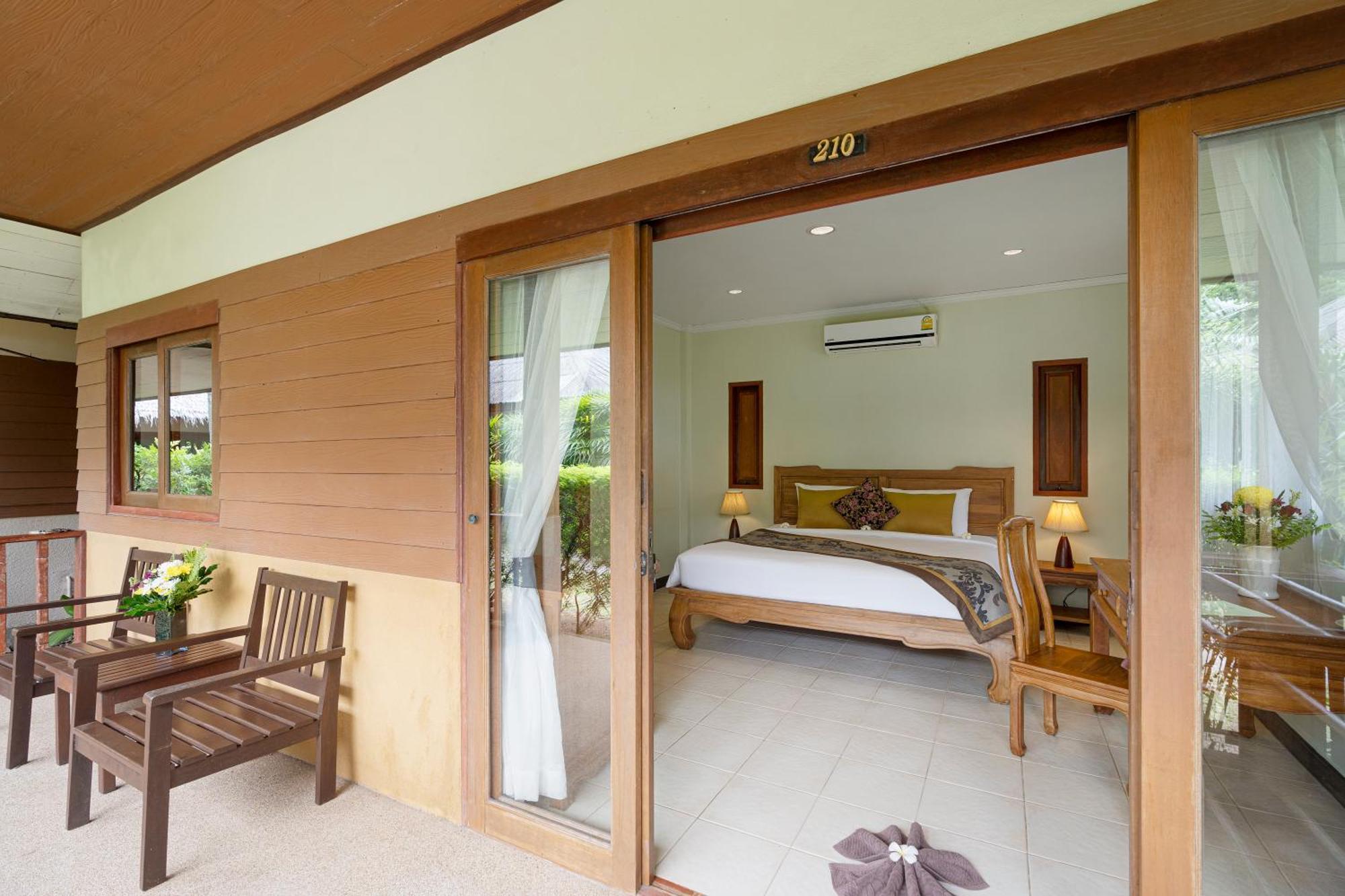 Anahata Resort Lipa Noi Buitenkant foto